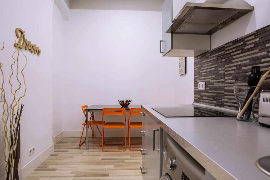 Apartment Calle Huertas Corazon By Regalatemadrid